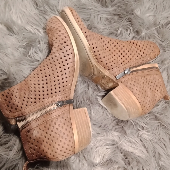 Lucky Brand booties - Picture 5 of 8